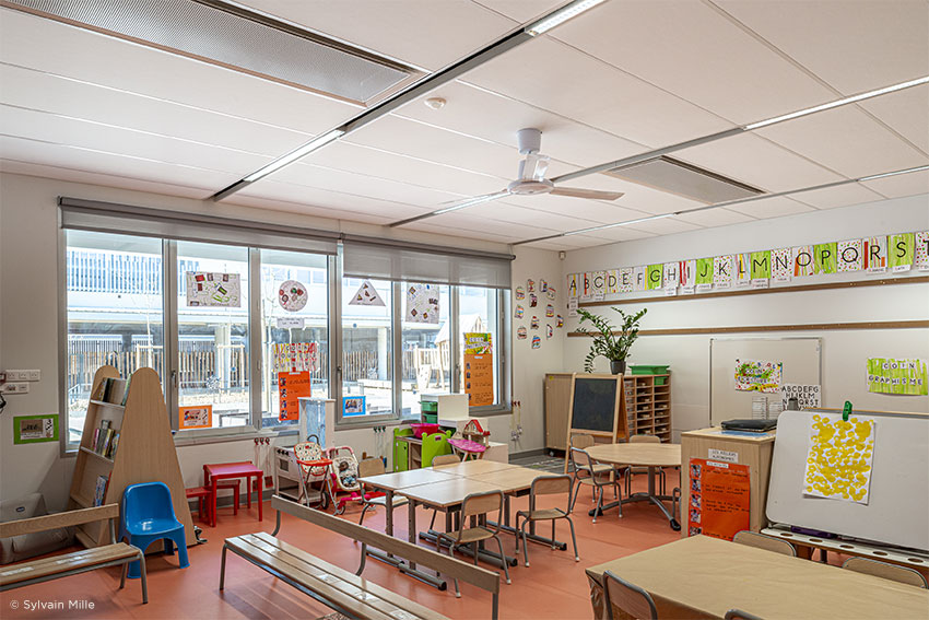 GROUPE SCOLAIRE JULES-G�RAUD SALI�GE