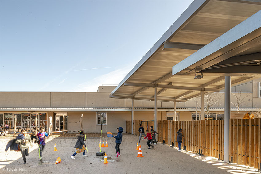 GROUPE SCOLAIRE JULES-G�RAUD SALI�GE