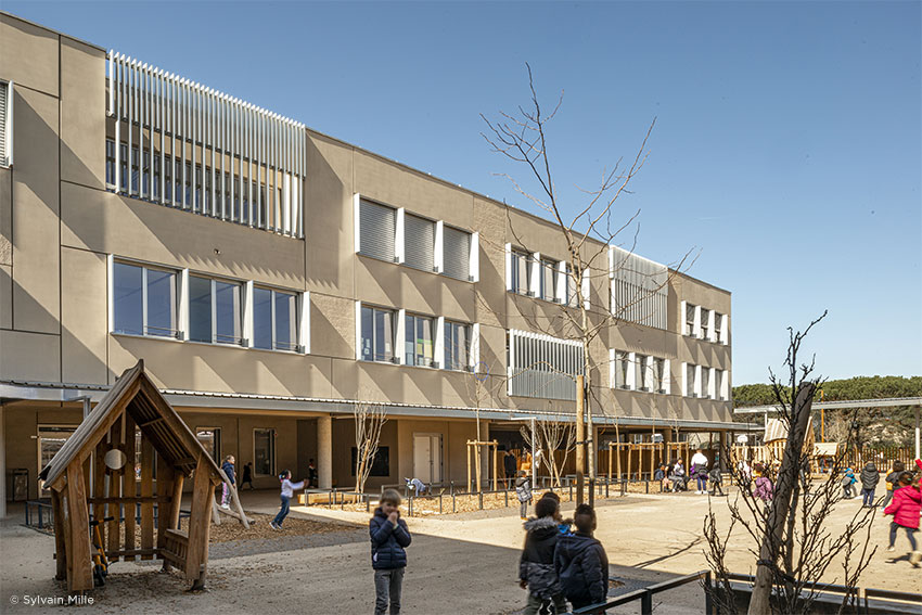 GROUPE SCOLAIRE JULES-G�RAUD SALI�GE